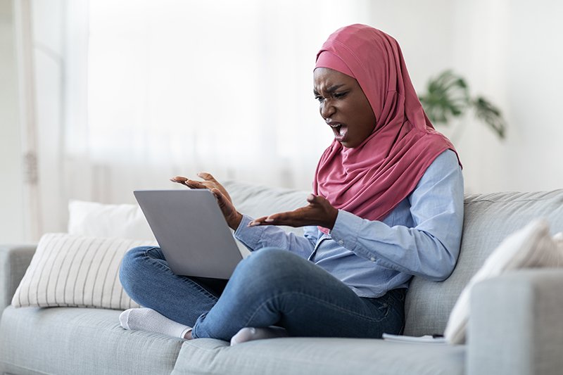 computer-problems-angry-black-muslim-lady-having-t-RX9JSMY